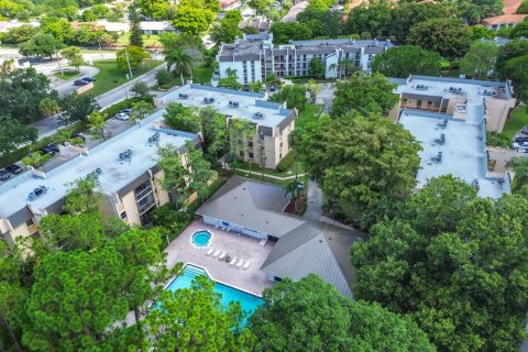 Condominio en venta en Coral Springs, Florida, 2 dormitorios, 99.22 m2 № 2180327 - foto 24
