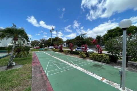 Condo in Hollywood, Florida, 1 bedroom  № 2069603 - photo 7