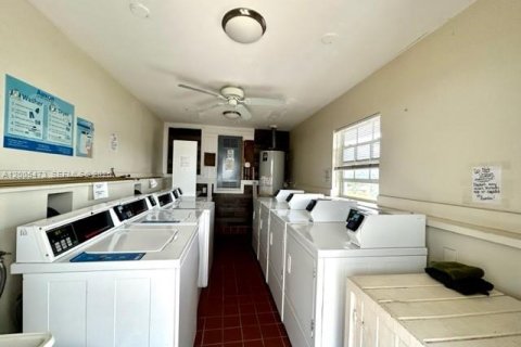 Copropriété à vendre à Hollywood, Floride: 1 chambre, 61.78 m2 № 2069603 - photo 17