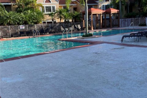 Condo in Miami, Florida, 1 bedroom  № 1995500 - photo 24