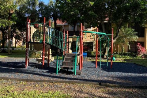 Condo in Miami, Florida, 1 bedroom  № 1995500 - photo 19