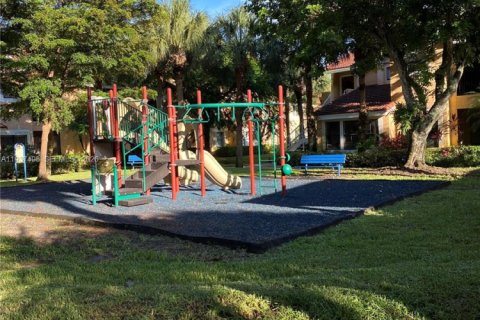 Condo in Miami, Florida, 1 bedroom  № 1995500 - photo 20