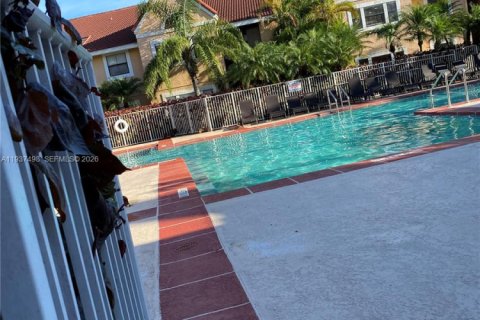 Condo in Miami, Florida, 1 bedroom  № 1995500 - photo 23