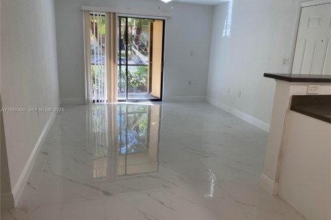 Condo in Miami, Florida, 1 bedroom  № 1995500 - photo 8