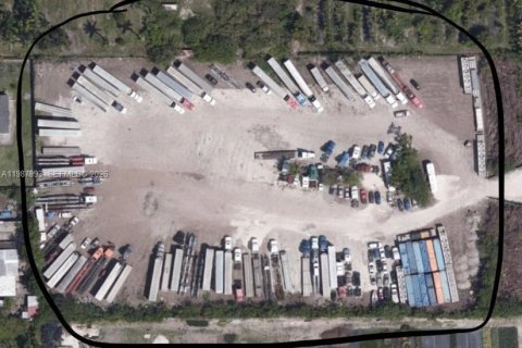 Commercial property in Miami, Florida № 2057722 - photo 10