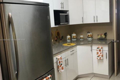 Commercial property in Miami, Florida № 2057722 - photo 3