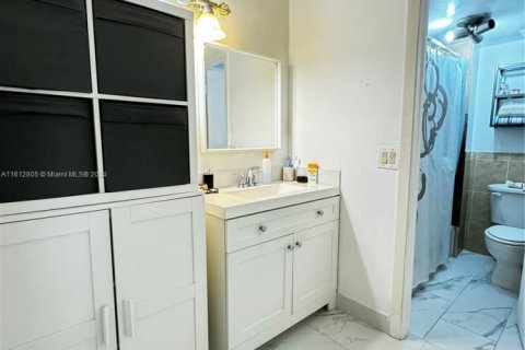 Condominio en venta en Weston, Florida, 2 dormitorios, 114.36 m2 № 1937868 - foto 19