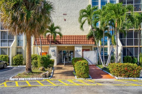 Condominio en venta en Hallandale Beach, Florida, 1 dormitorio, 76.18 m2 № 1817178 - foto 24