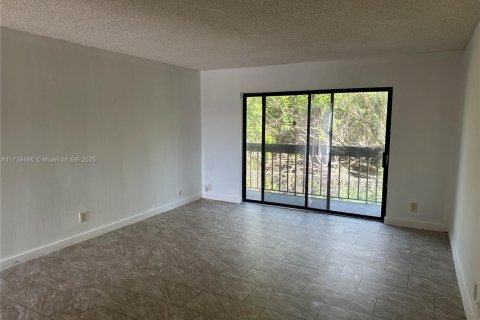 Condo in West Palm Beach, Florida, 2 bedrooms  № 2054654 - photo 8