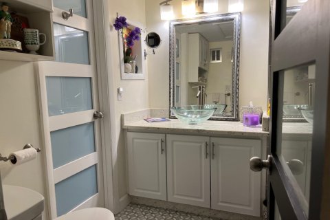 Condo in Wilton Manors, Florida, 1 bedroom  № 1222342 - photo 1