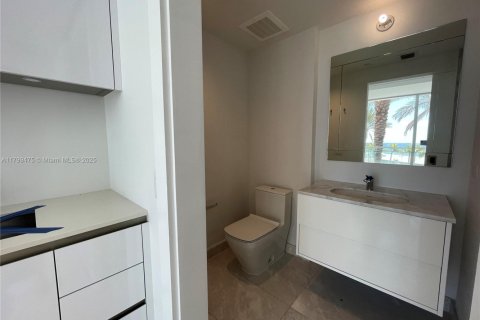 Condo in Sunny Isles Beach, Florida  № 1864013 - photo 4
