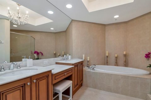 Copropriété à vendre à Tampa, Floride: 3 chambres, 185.8 m2 № 2142482 - photo 18