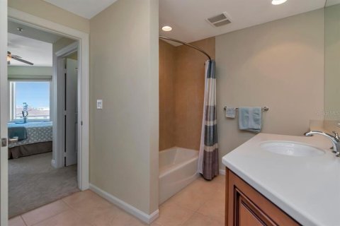 Copropriété à vendre à Tampa, Floride: 3 chambres, 185.8 m2 № 2142482 - photo 24