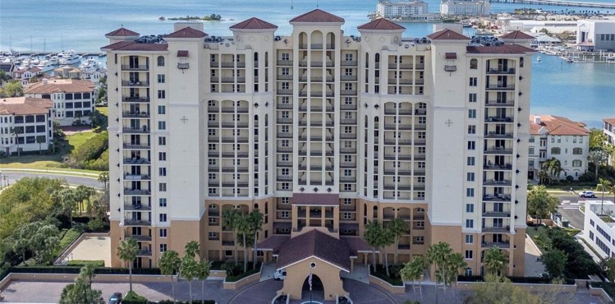 Condo à Tampa, Floride, 3 chambres  № 2142482