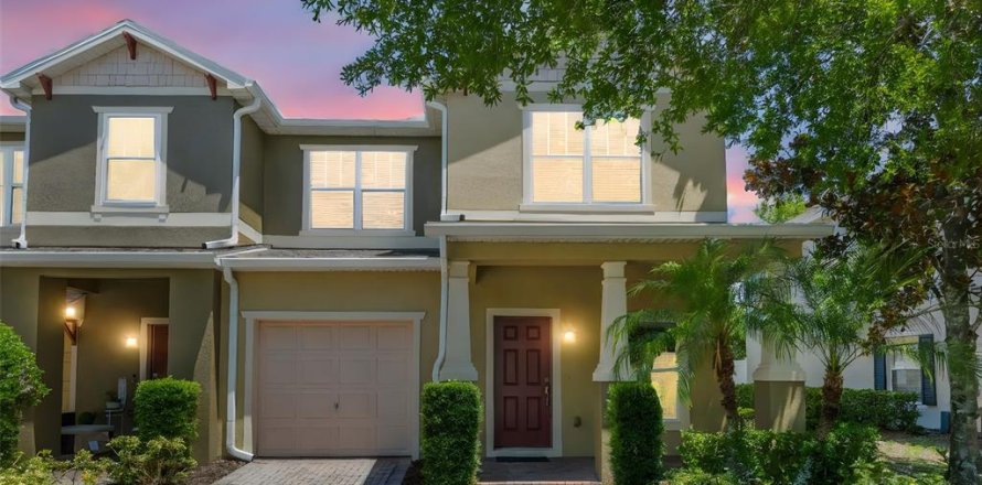 Townhouse in Orlando, Florida 5 bedrooms, 183.3 sq.m. № 1880428