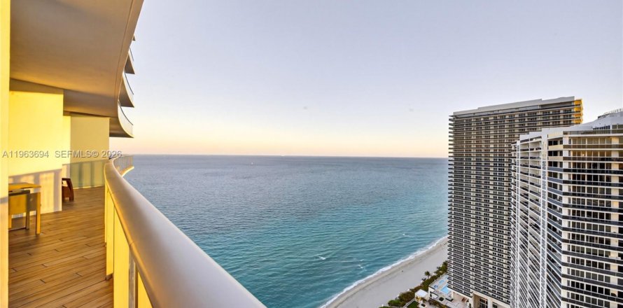 Condo in Hollywood, Florida, 2 bedrooms  № 2025534