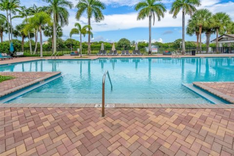 Adosado en venta en West Palm Beach, Florida, 2 dormitorios, 123.19 m2 № 1845640 - foto 28