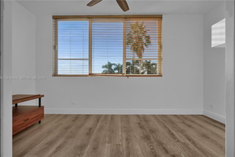 Купить кондоминиум в Майами-Бич, Флорида 1 спальня, 97.18м2, № 1988206 - фото 10