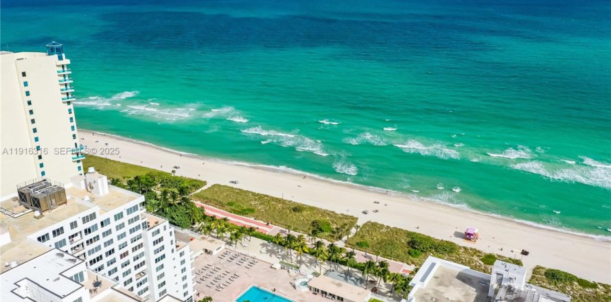 Кондоминиум с 1 спальней в Майами-Бич, Флорида № 1988206