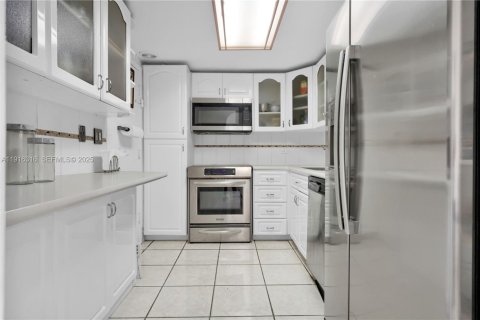 Купить кондоминиум в Майами-Бич, Флорида 1 спальня, 97.18м2, № 1988206 - фото 28