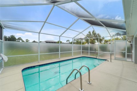 House in Hudson, Florida 3 bedrooms, 187.29 sq.m. № 2151920 - photo 3