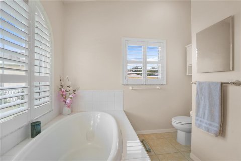 House in Hudson, Florida 3 bedrooms, 187.29 sq.m. № 2151920 - photo 28
