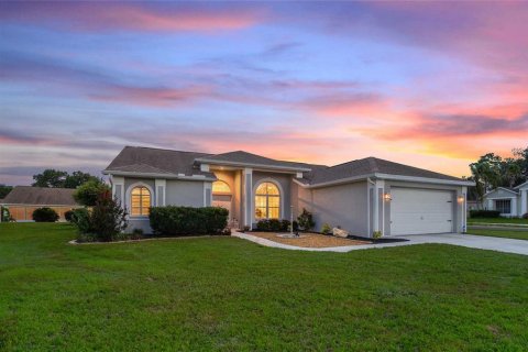 House in Hudson, Florida 3 bedrooms, 187.29 sq.m. № 2151920 - photo 6