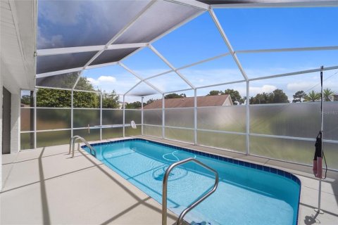 House in Hudson, Florida 3 bedrooms, 187.29 sq.m. № 2151920 - photo 22