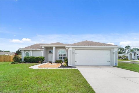 House in Hudson, Florida 3 bedrooms, 187.29 sq.m. № 2151920