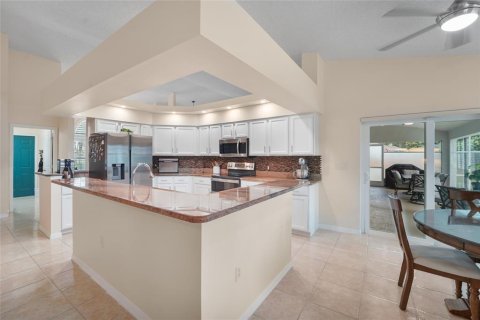House in Hudson, Florida 3 bedrooms, 187.29 sq.m. № 2151920 - photo 13