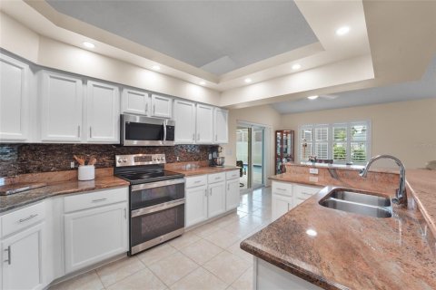 House in Hudson, Florida 3 bedrooms, 187.29 sq.m. № 2151920 - photo 2