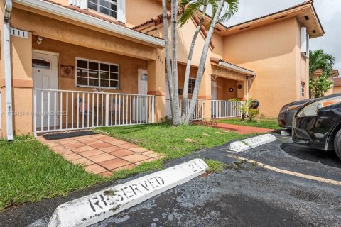 Condominio en venta en Hialeah, Florida, 2 dormitorios, 91.97 m2 № 1727698 - foto 21