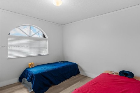 Condominio en venta en Hialeah, Florida, 2 dormitorios, 91.97 m2 № 1727698 - foto 29