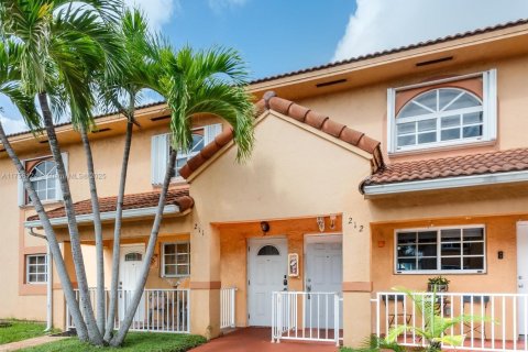Condominio en venta en Hialeah, Florida, 2 dormitorios, 91.97 m2 № 1727698 - foto 19
