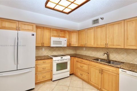 Copropriété à vendre à Aventura, Floride: 2 chambres, 125.7 m2 № 1937849 - photo 7