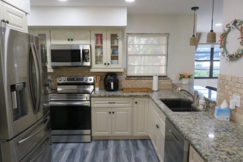 Casa en alquiler en Sarasota, Florida, 4 dormitorios, 247.4 m2 № 1540322 - foto 2