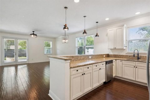 Duplex à vendre à Orlando, Floride: 3 chambres, 163.04 m2 № 2209529 - photo 3