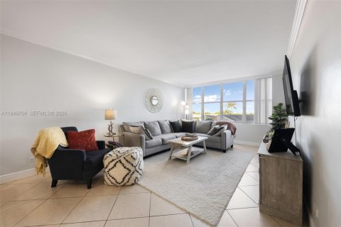 Condo in Miami Beach, Florida, 2 bedrooms  № 2392664