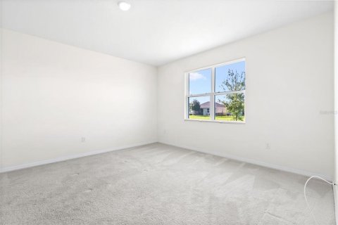 House in Wildwood, Florida 4 bedrooms, 188.96 sq.m. № 1918490 - photo 12