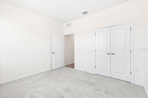House in Wildwood, Florida 4 bedrooms, 188.96 sq.m. № 1918490 - photo 18