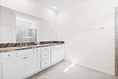 House in Wildwood, Florida 4 bedrooms, 188.96 sq.m. № 1918490 - photo 15