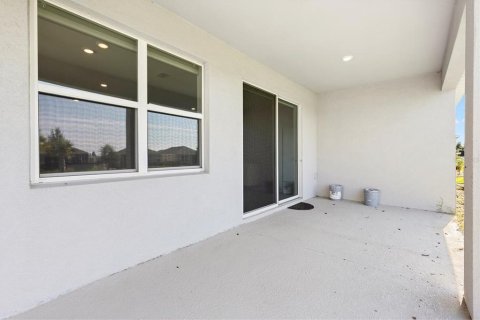 House in Wildwood, Florida 4 bedrooms, 188.96 sq.m. № 1918490 - photo 28