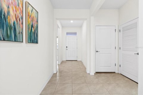 House in Wildwood, Florida 4 bedrooms, 188.96 sq.m. № 1918490 - photo 2