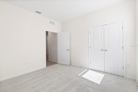 House in Wildwood, Florida 4 bedrooms, 188.96 sq.m. № 1918490 - photo 23