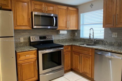 Condo in Sunrise, Florida, 2 bedrooms  № 1861298 - photo 7
