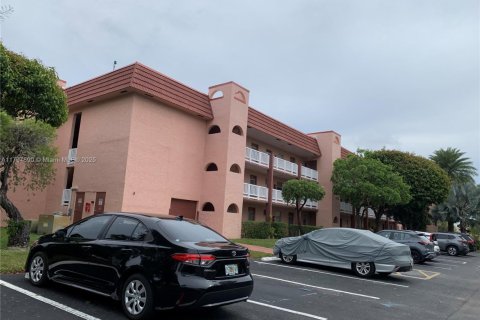 Condo in Sunrise, Florida, 2 bedrooms  № 1861298 - photo 21