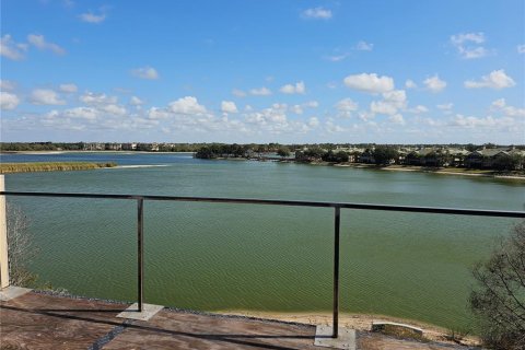 Condo in Lakewood Ranch, Florida, 3 bedrooms № 2206109 - photo 2