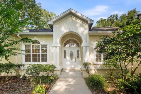House in Gainesville, Florida 5 bedrooms, 277.96 sq.m. № 1913527 - photo 2