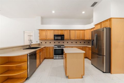 House in Gainesville, Florida 5 bedrooms, 277.96 sq.m. № 1913527 - photo 14