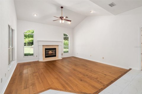 House in Gainesville, Florida 5 bedrooms, 277.96 sq.m. № 1913527 - photo 9